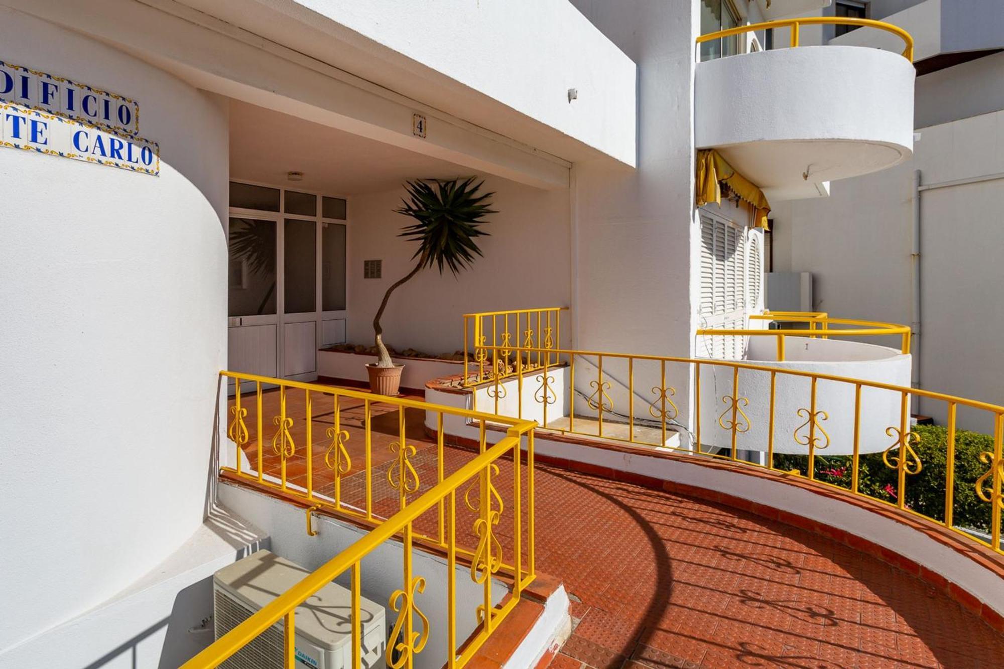 Typical T2 In Albufeira W/ Balcony By Lovelystay Exterior photo